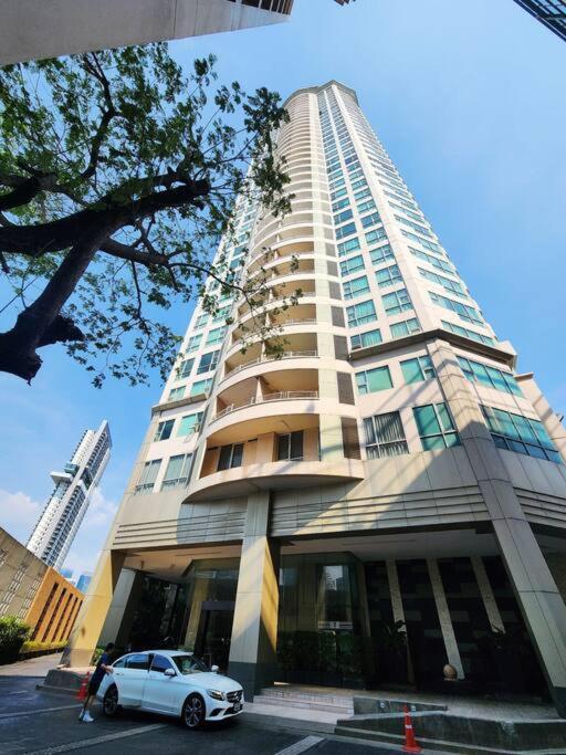 Sathorn Sky View Rooftop Bar อพาร์ทเม้น